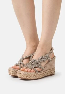 Alma En Pena Sandalias Con Plataforma - Beige