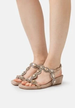 Alma En Pena Botines Bajos - Beige